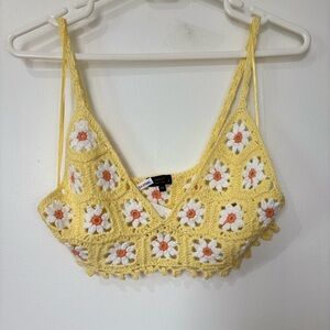 ✨Debut Crochet Daisy Crop Top - Size M/L
